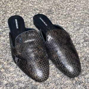 Antonio Melani mule slides croc embossed sz 8 NWOT